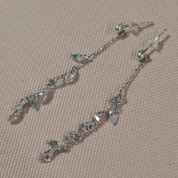 Earring - Picture 2 of 3